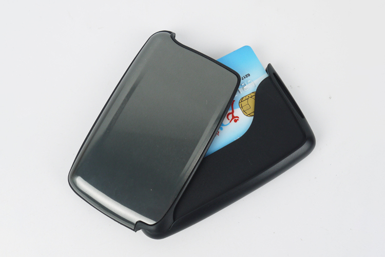 ایا د RFID بلاک کولو والټونه د دې ارزښت لري؟